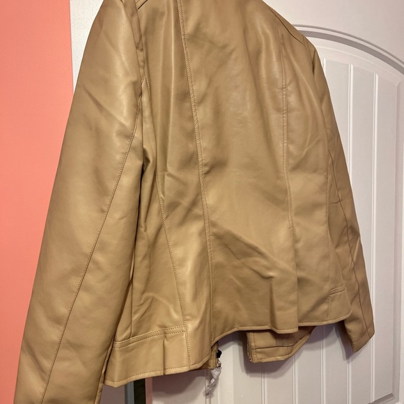 Suzy Shier Imitation Leather Jacket - Picture 3 of 4